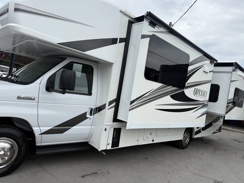 Used 2023 Ford E-450 and Econoline 450 Super Duty w/ Motorhome Prep Package RWD image 24