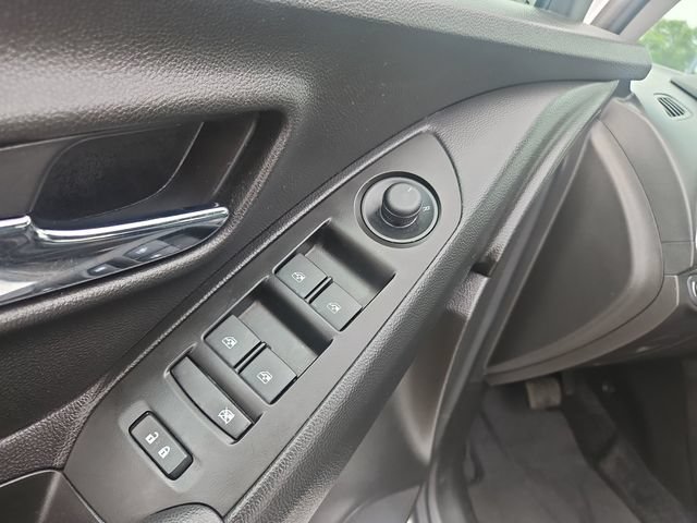 Used 2019 Chevrolet Trax LT w/ LT Convenience Package AWD/4WD image 12