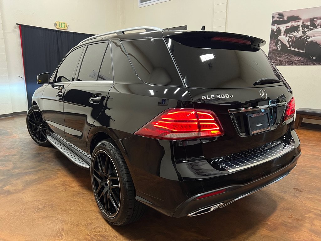 Used 2016 Mercedes-Benz GLE 300d 4MATIC image 2
