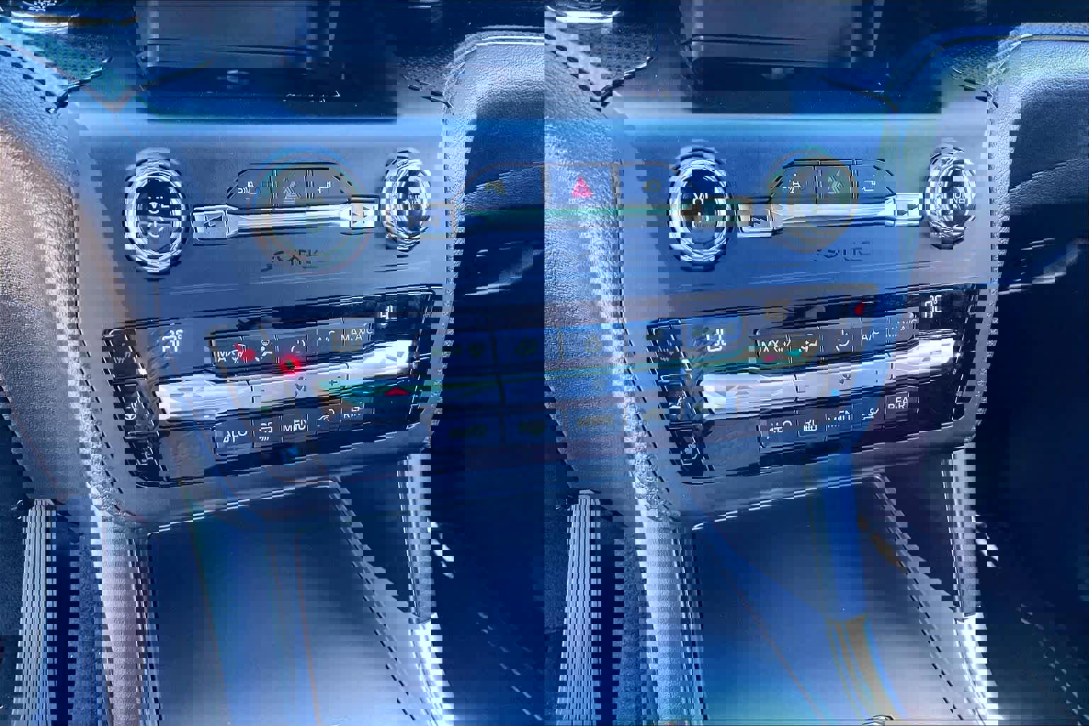 Used 2020 Ford Explorer ST image 31