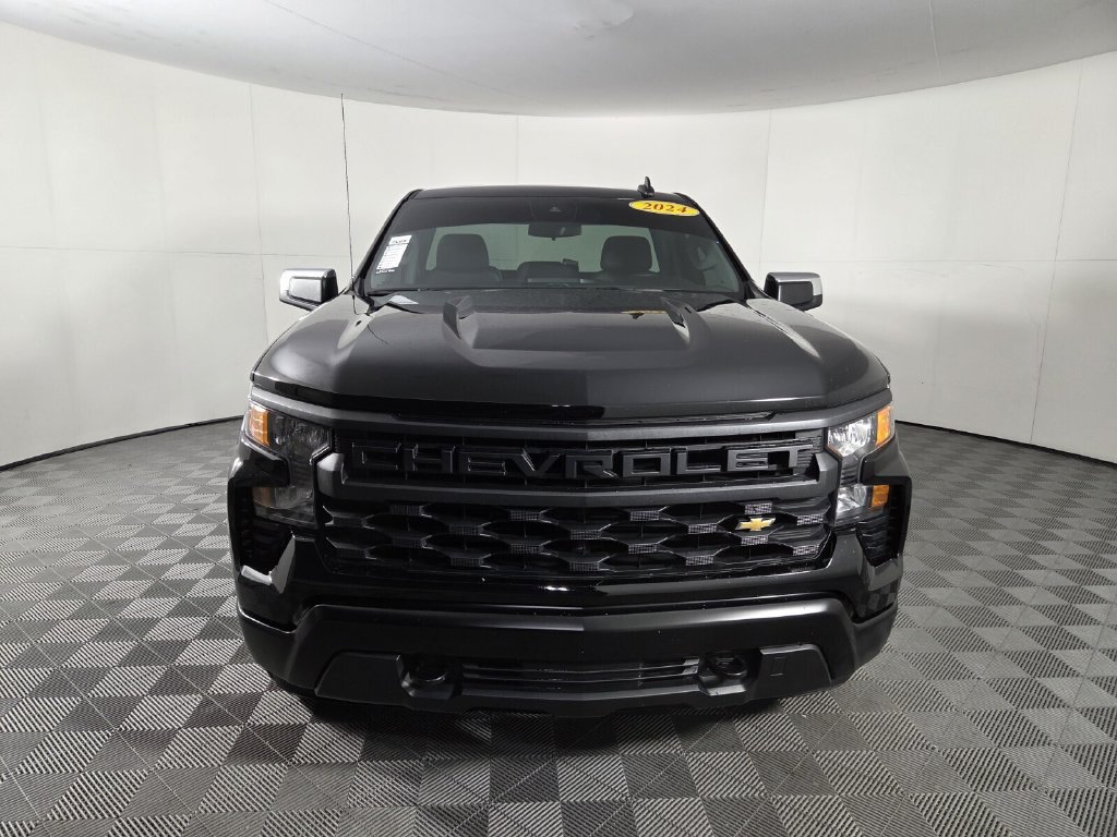 Used 2024 Chevrolet Silverado 1500 W/T w/ Trailering Package RWD image 3