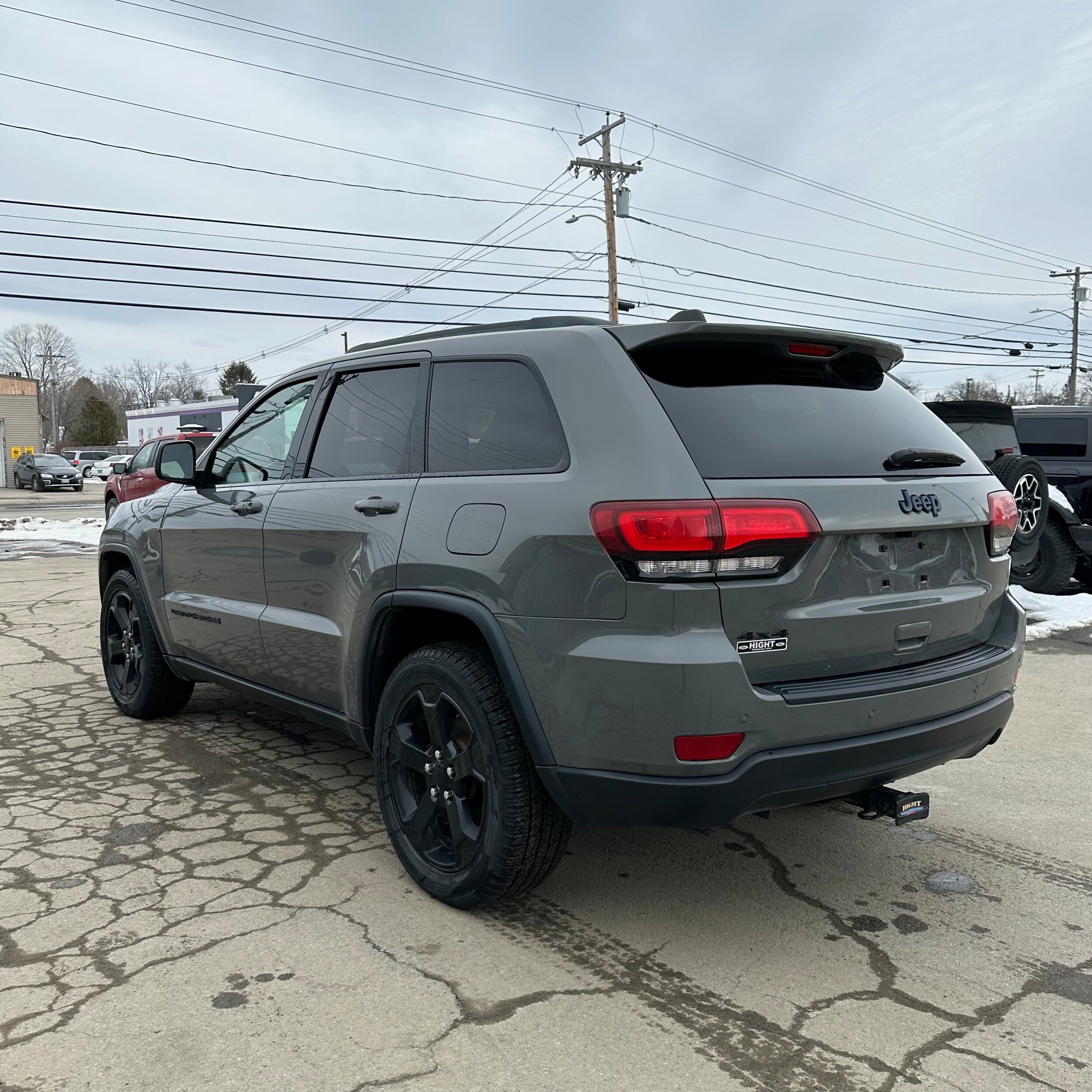 Used 2019 Jeep Grand Cherokee Laredo AWD/4WD image 5