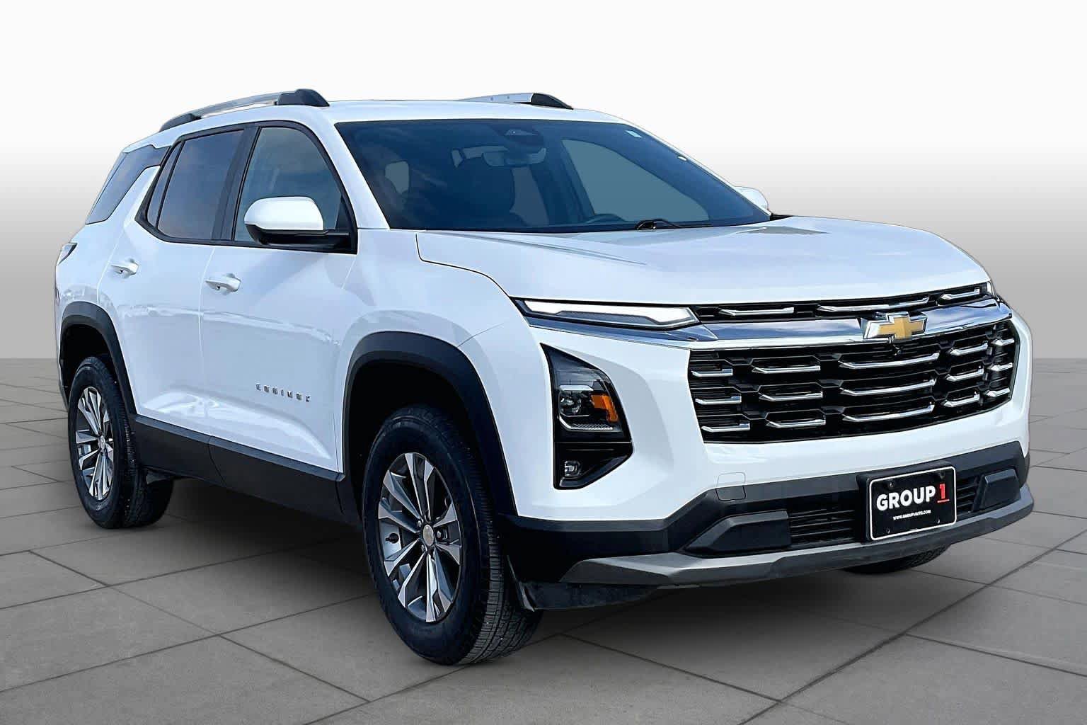Used 2025 Chevrolet Equinox LT w/ Convenience Package II FWD image 3
