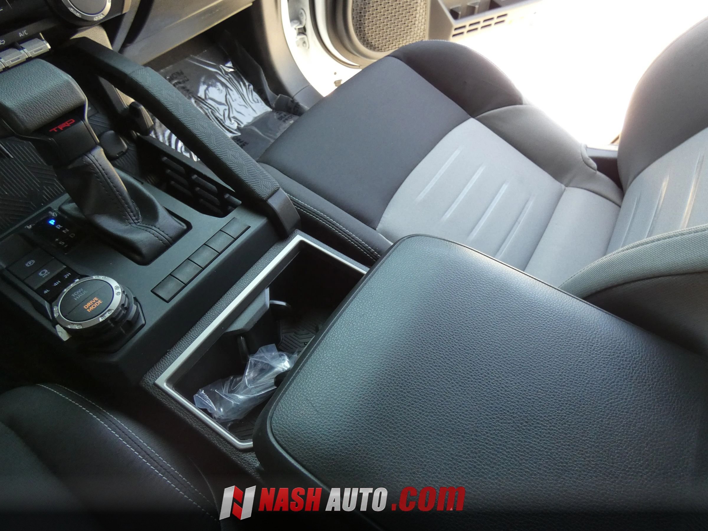 Used 2025 Toyota Tacoma TRD Sport AWD/4WD image 60