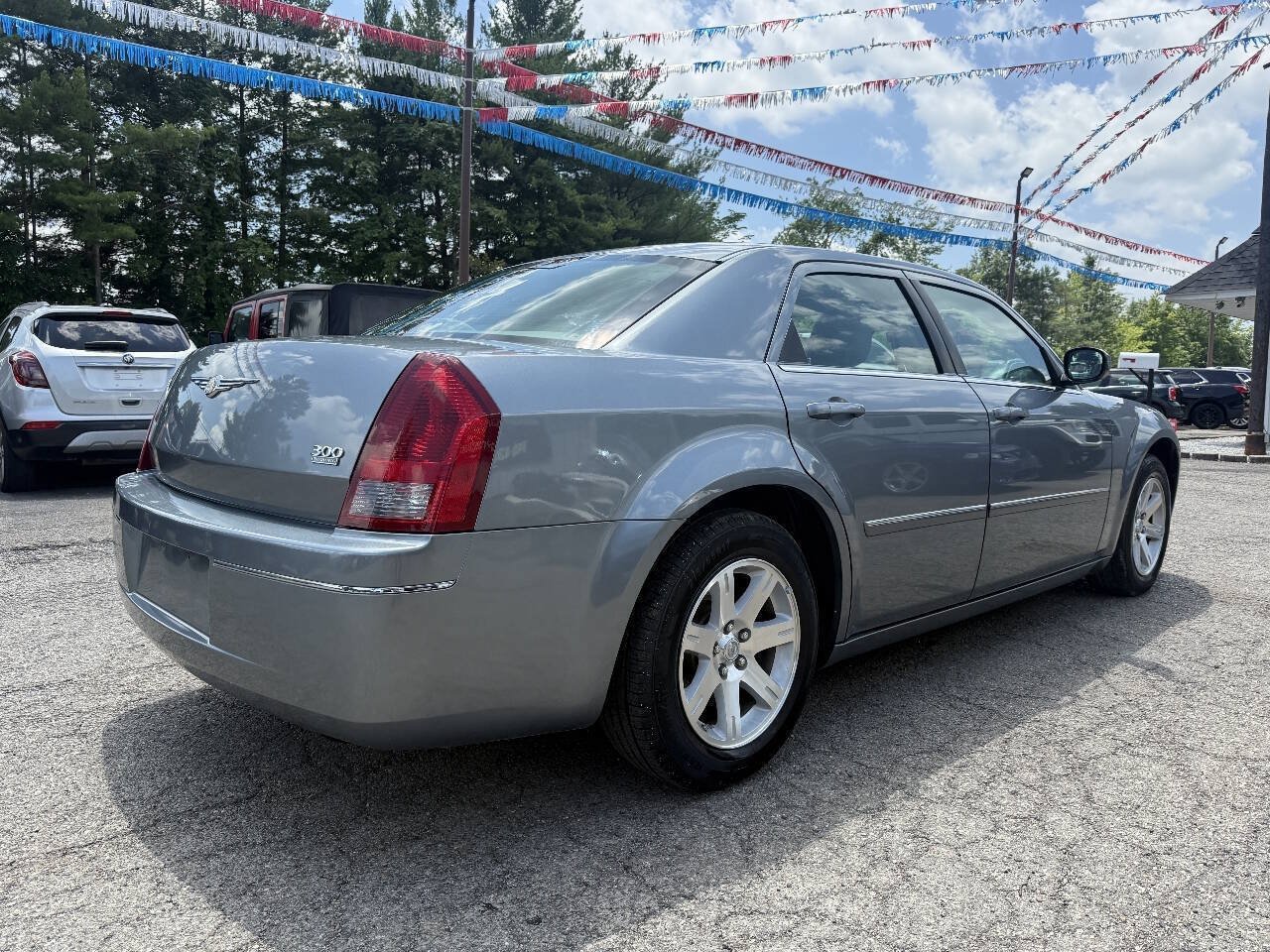 Used 2006 Chrysler 300 Touring w/ Protection Group RWD image 7