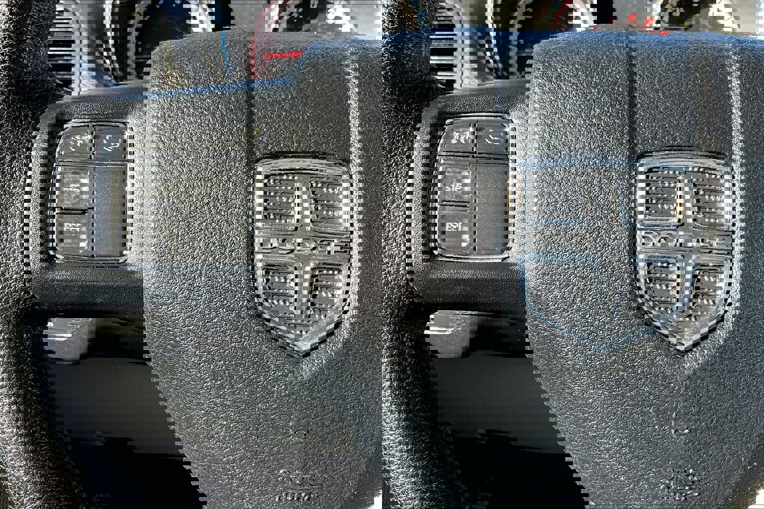 Used 2018 Dodge Grand Caravan SE w/ UConnect Hands-Free Group image 18