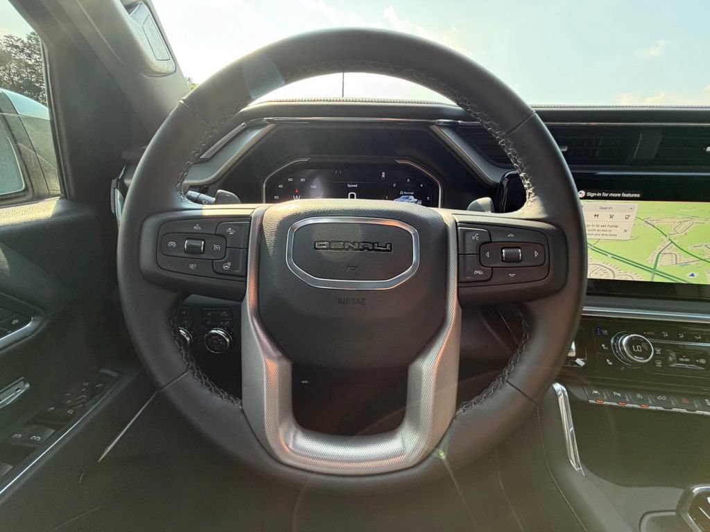 Used 2025 GMC Sierra 1500 Denali w/ Denali Reserve Package AWD/4WD image 10