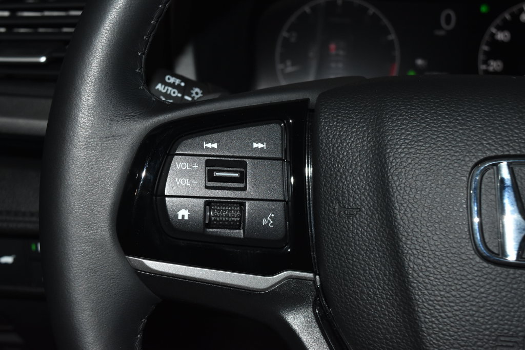 Used 2025 Honda Odyssey Touring image 9