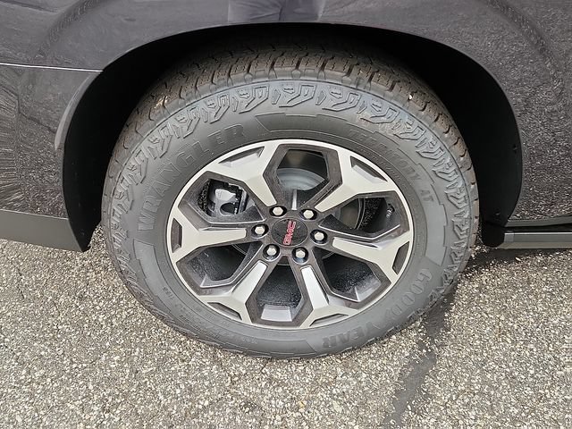 New 2026 GMC Yukon XL AT4 Ultimate AWD/4WD image 5