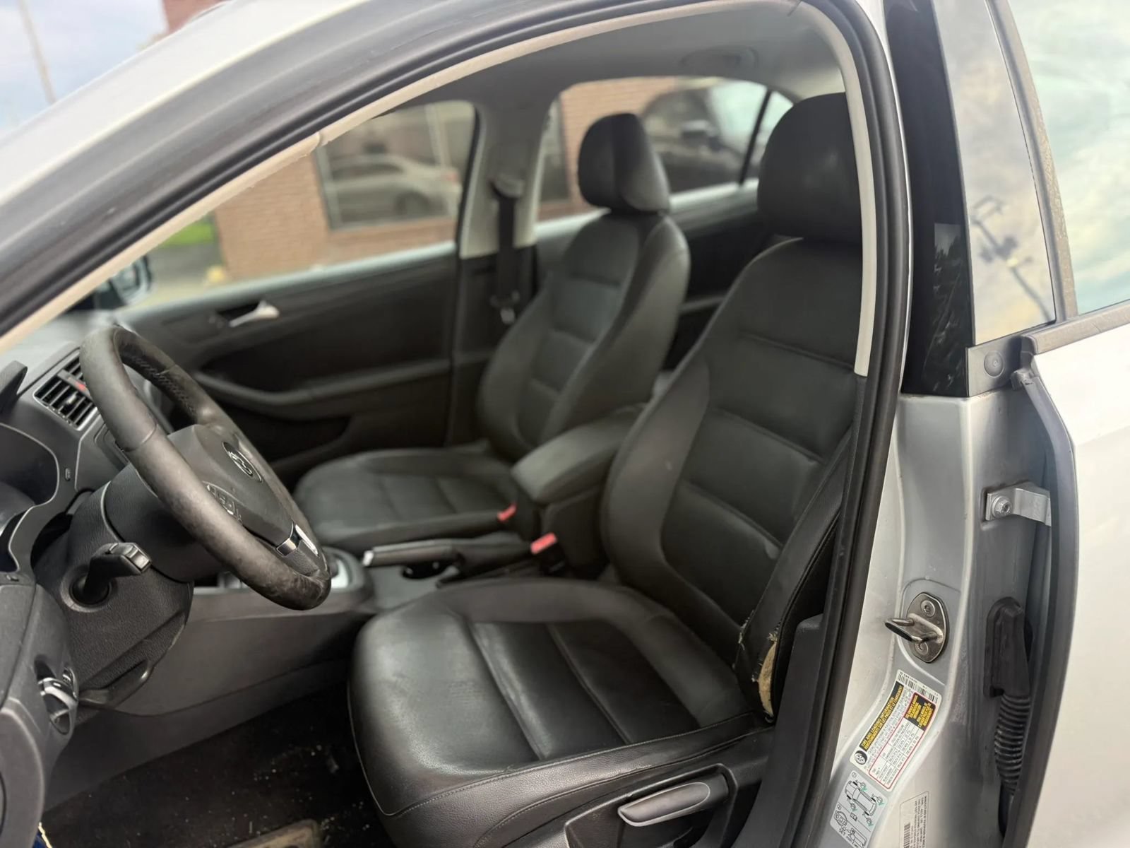 Used 2011 Volkswagen Jetta SE FWD image 11
