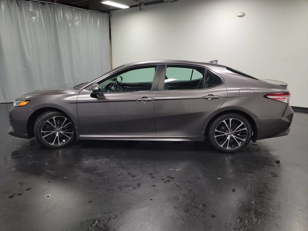 Used 2020 Toyota Camry SE AWD/4WD image 5