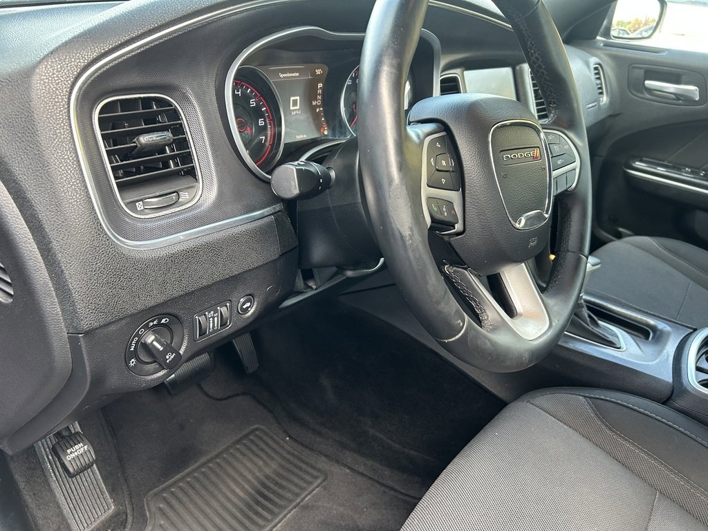Used 2015 Dodge Charger SXT image 8