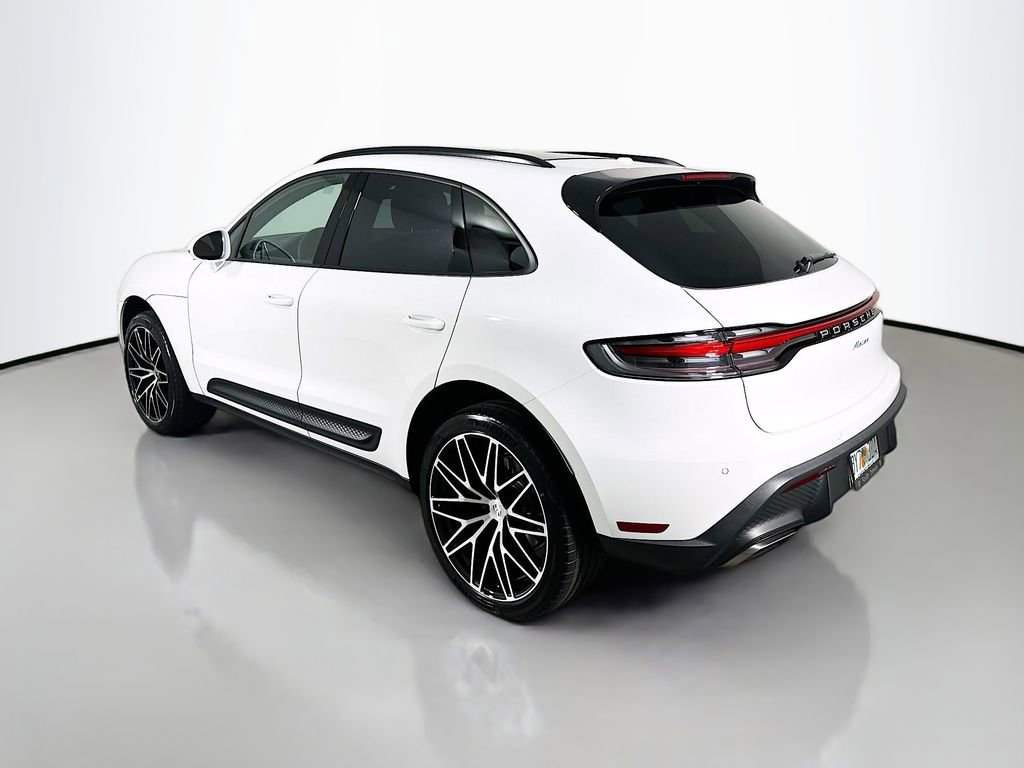 Certified 2026 Porsche Macan image 3