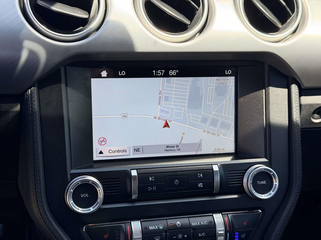 Used 2019 Ford Mustang Premium image 3