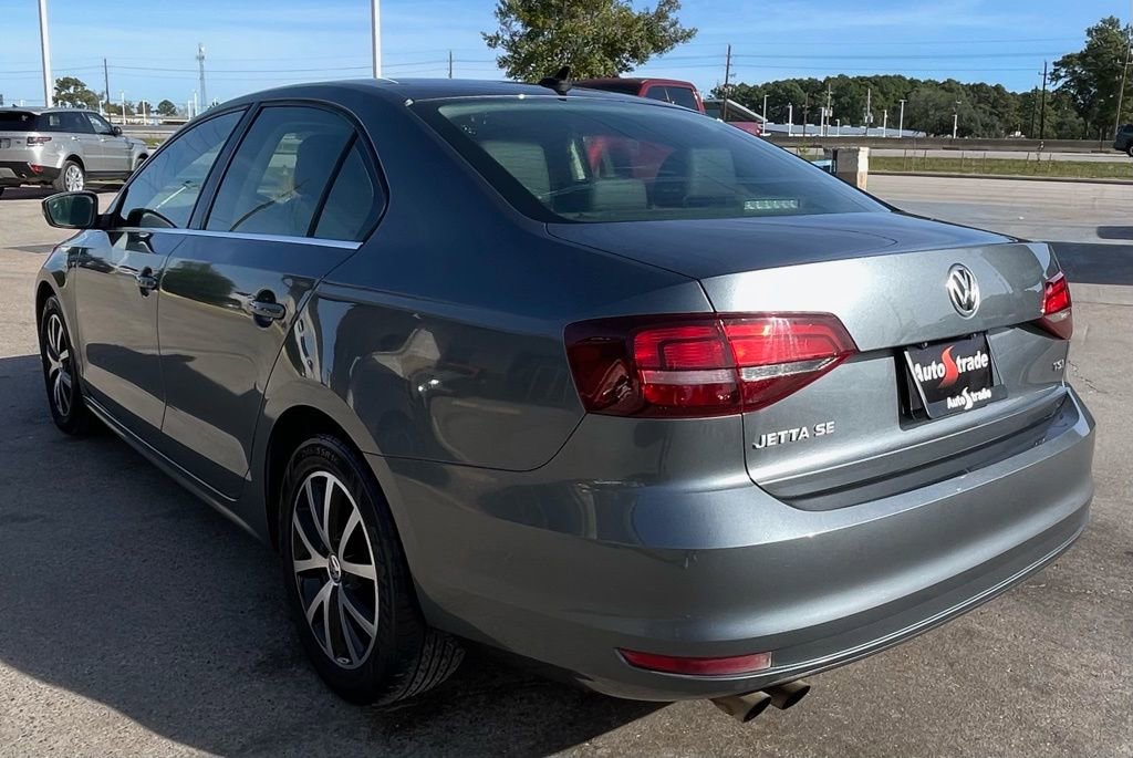 Used 2017 Volkswagen Jetta SE image 6