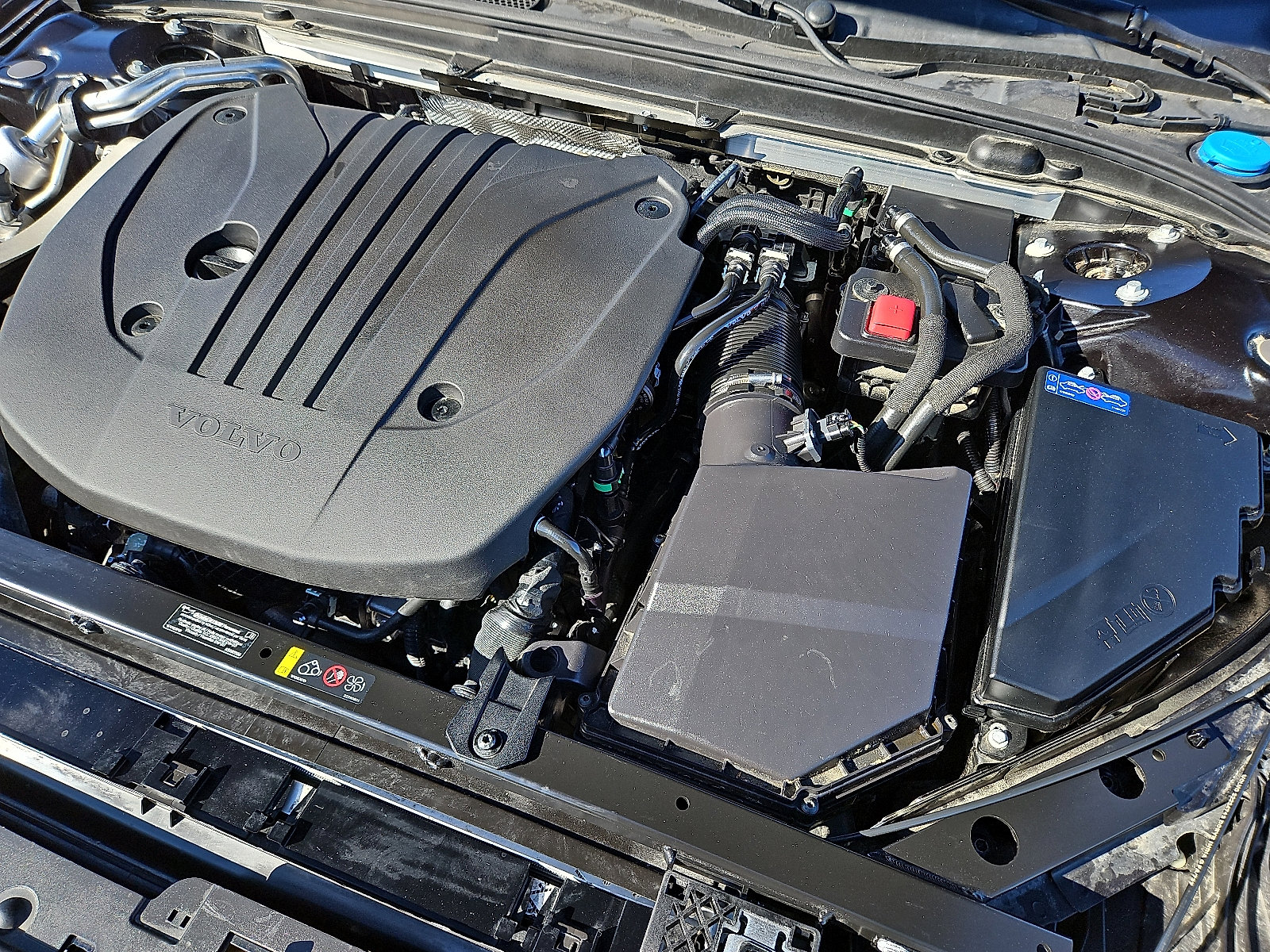 Certified 2025 Volvo S60 B5 Plus image 27