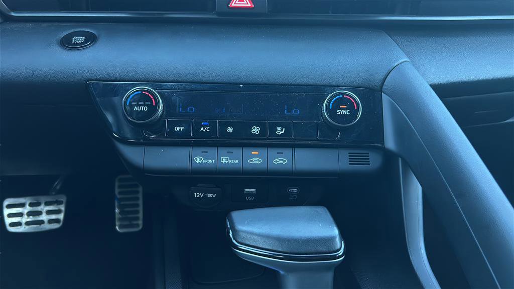 Certified 2025 Hyundai Elantra Sport image 19