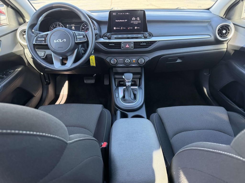 Used 2024 Kia Forte LXS image 2