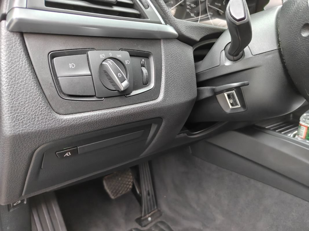 Used 2018 BMW 320i xDrive Sedan w/ Convenience Package AWD/4WD image 20