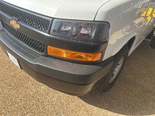 New 2025 Chevrolet Express 2500 image 9