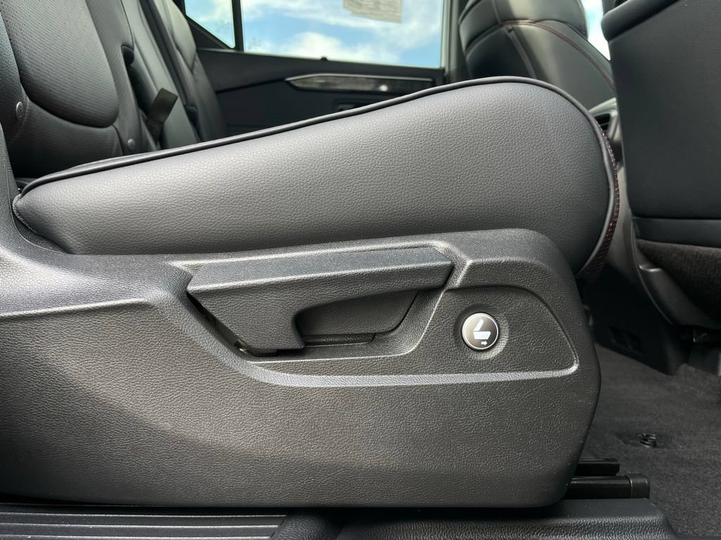 Used 2025 Honda Pilot Black Edition image 39