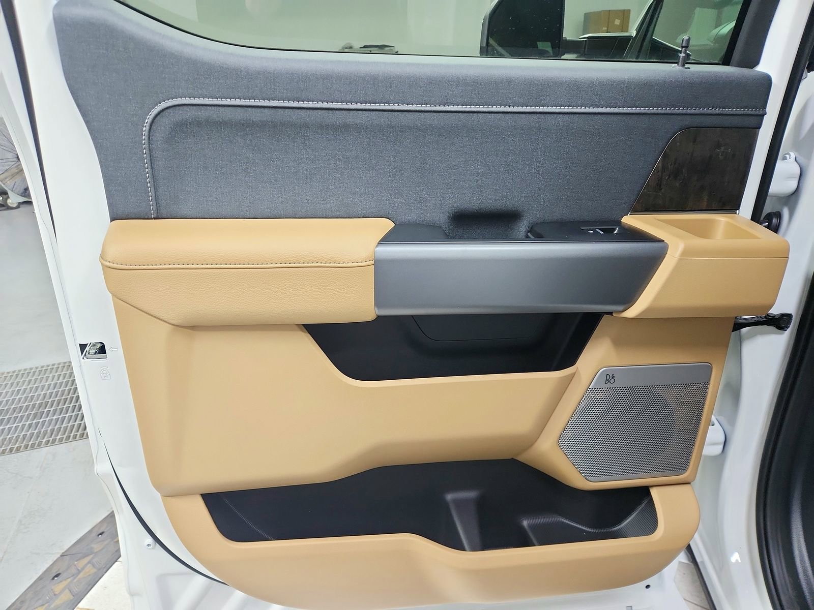 New 2026 Ford F250 Lariat w/ Chrome Package image 36