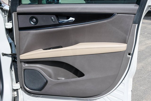 Used 2021 Lincoln Nautilus Reserve image 15