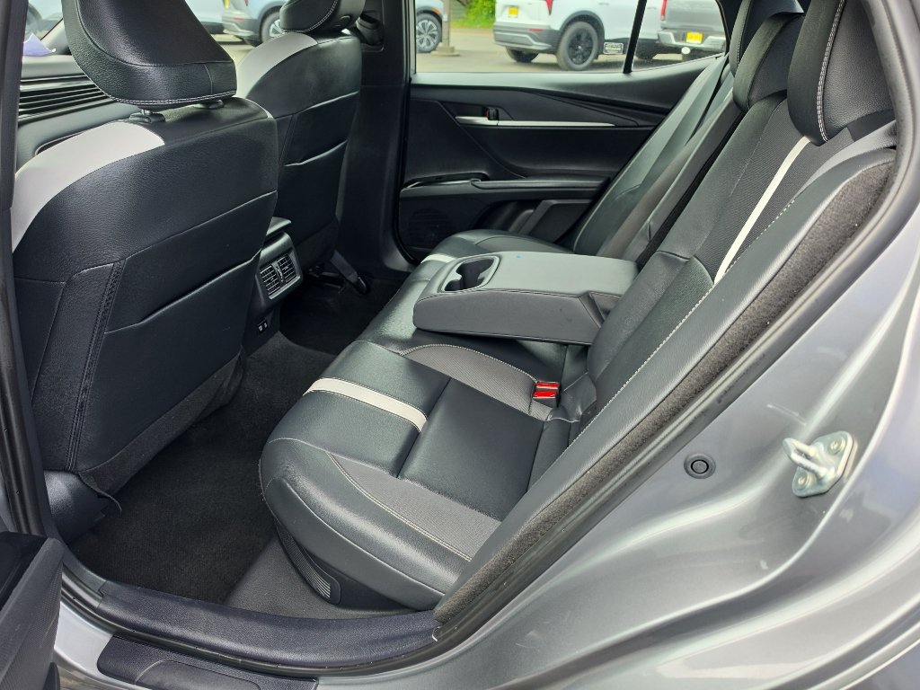 Used 2025 Toyota Camry SE FWD image 16