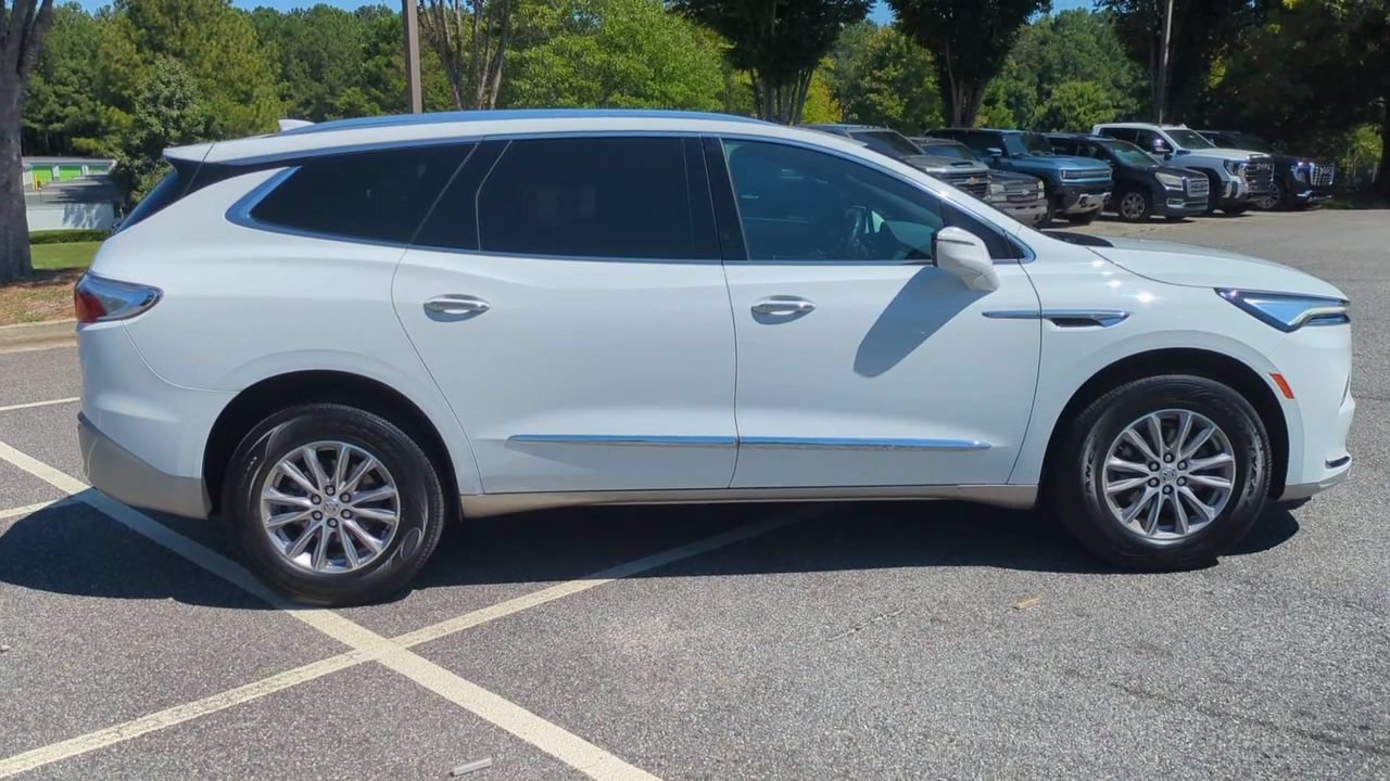 Used 2023 Buick Enclave Essence w/ Trailering Package, 5000 lbs. FWD image 9