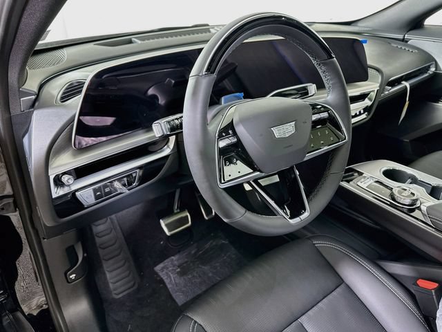 New 2027 Cadillac Lyriq Premium Luxury w/ LPO, Floor Liner Package AWD/4WD image 7