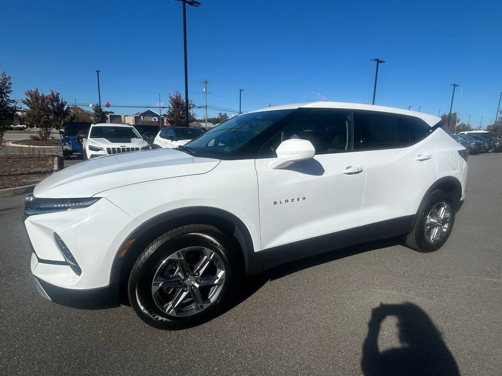 New 2025 Chevrolet Blazer LT FWD image 11