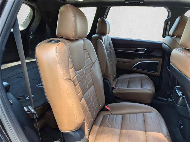 Used 2021 Kia Telluride SX w/ SX Prestige Package AWD/4WD image 19