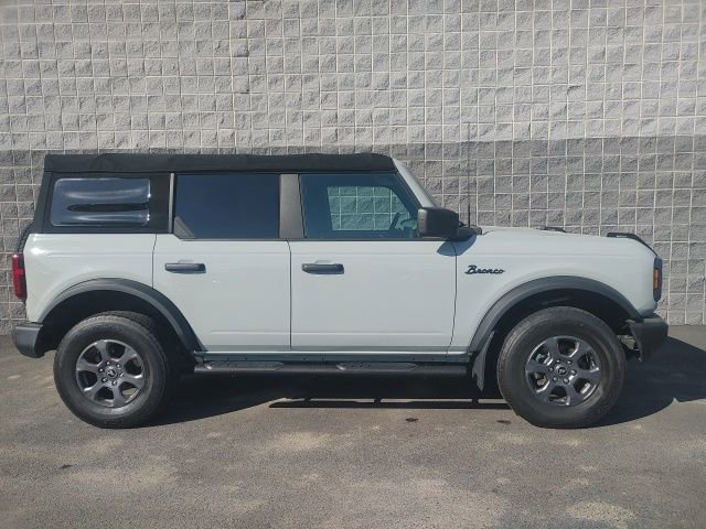 Used 2022 Ford Bronco Big Bend image 2