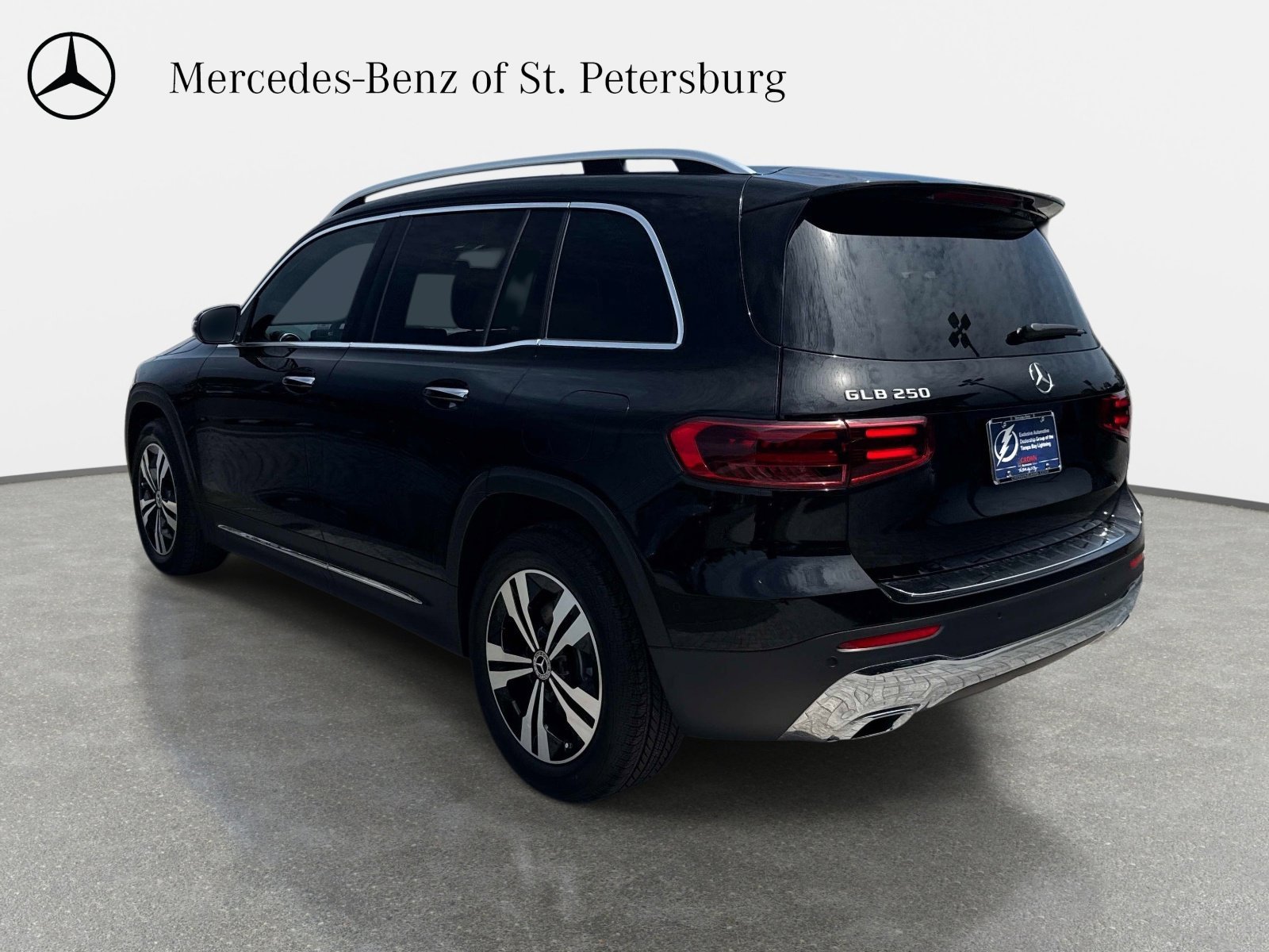 New 2026 Mercedes-Benz GLB 250 image 4