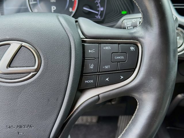 Used 2019 Lexus UX 200 w/ Premium Package FWD image 37