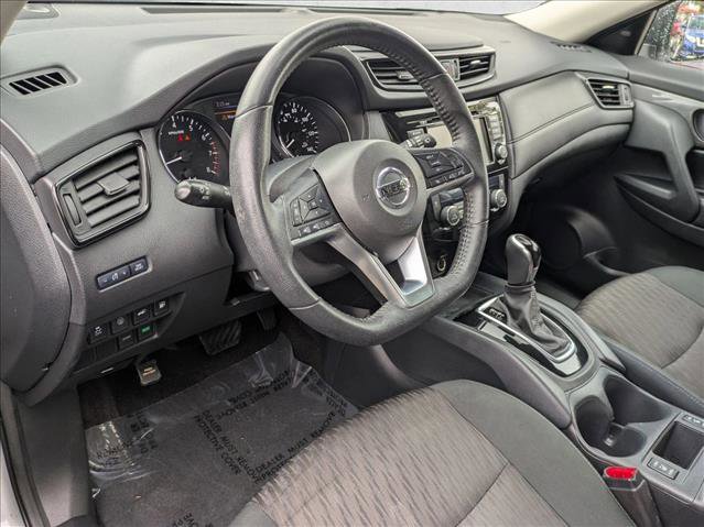 Used 2020 Nissan Rogue SV image 10