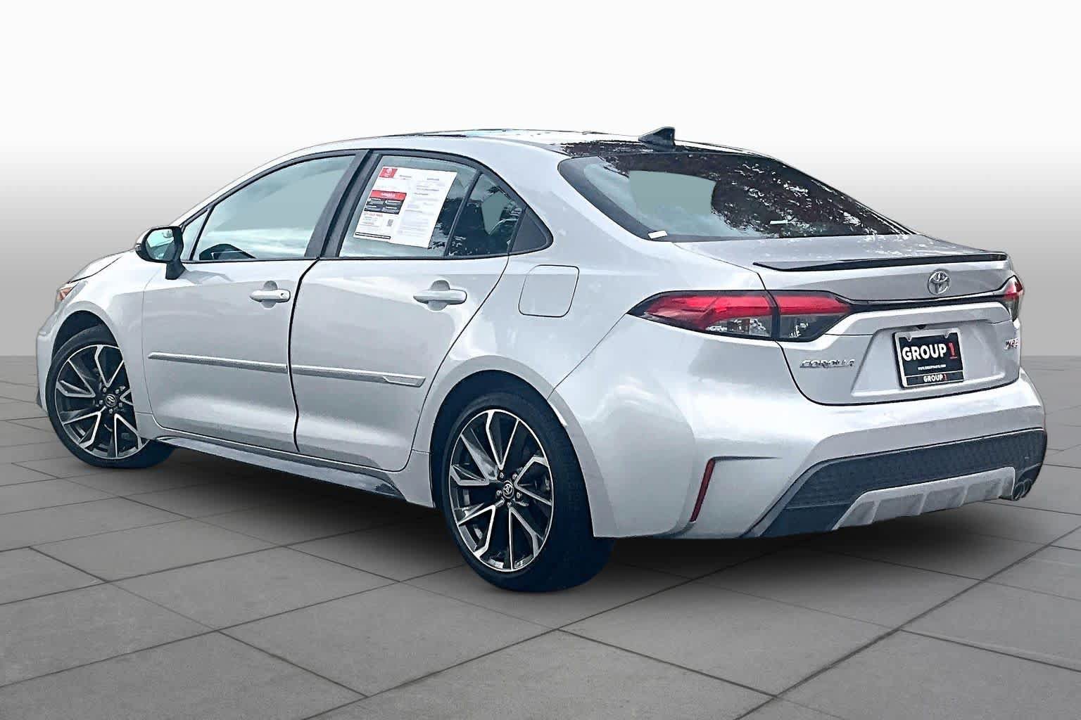 Used 2022 Toyota Corolla XSE FWD image 12