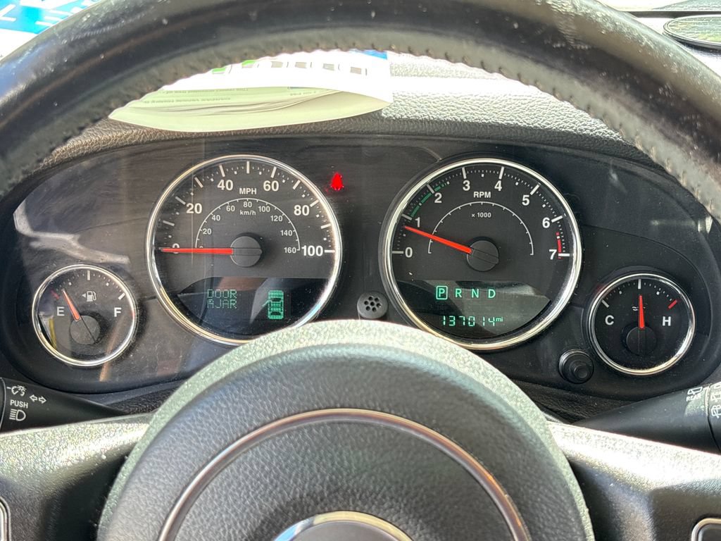 Used 2016 Jeep Wrangler Unlimited Sahara w/ Connectivity Group AWD/4WD image 22
