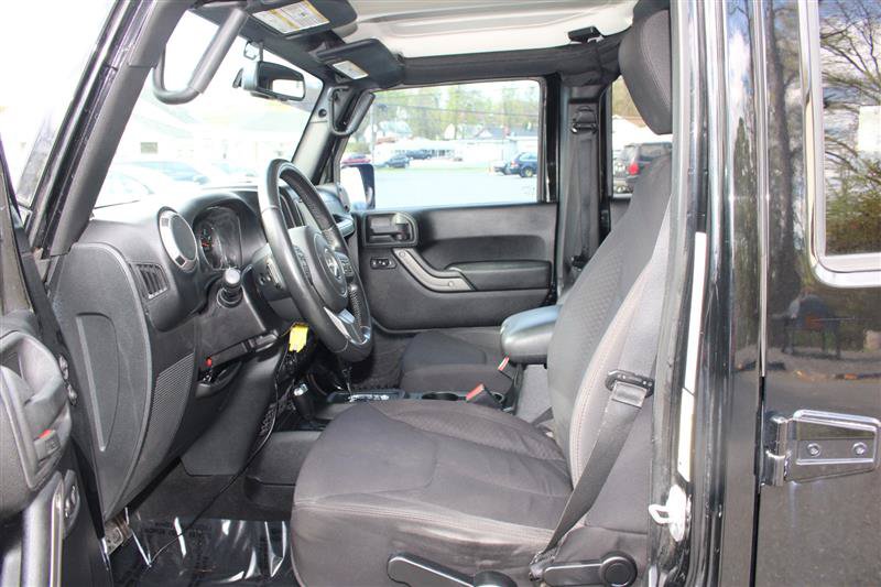 Used 2013 Jeep Wrangler Unlimited Sport AWD/4WD image 10
