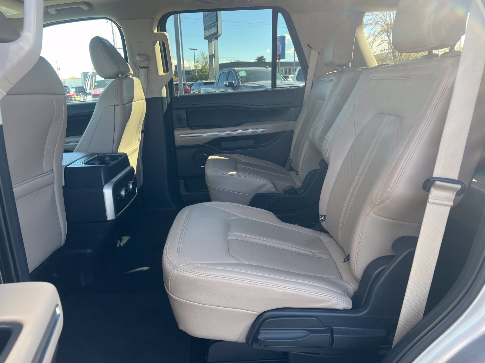 Used 2024 Ford Expedition Limited AWD/4WD image 35