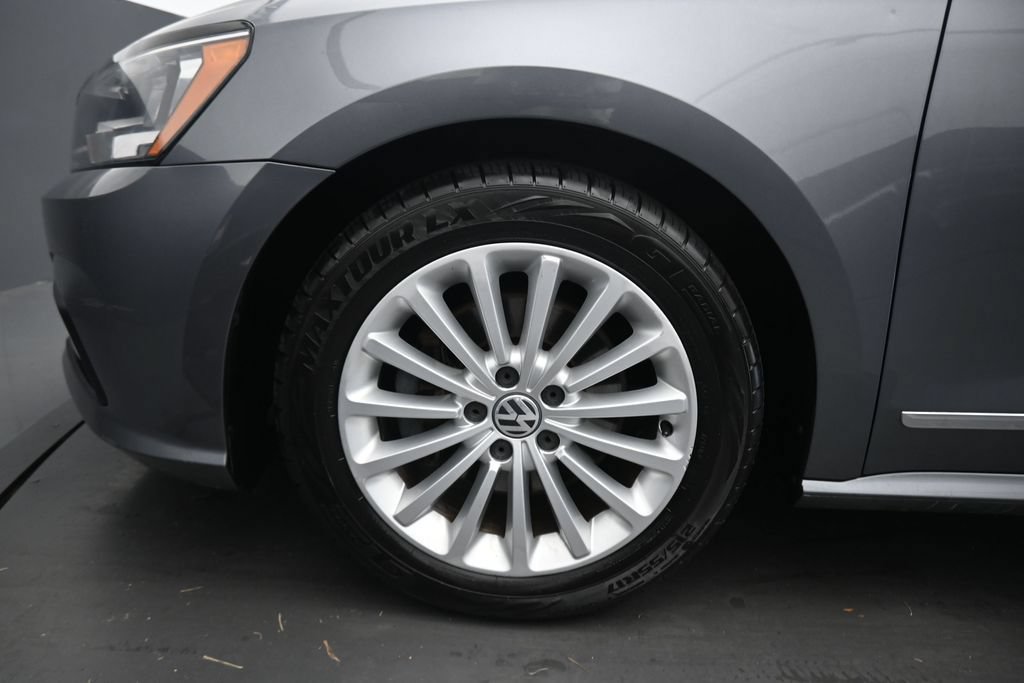 Used 2017 Volkswagen Passat 1.8T SE FWD image 47