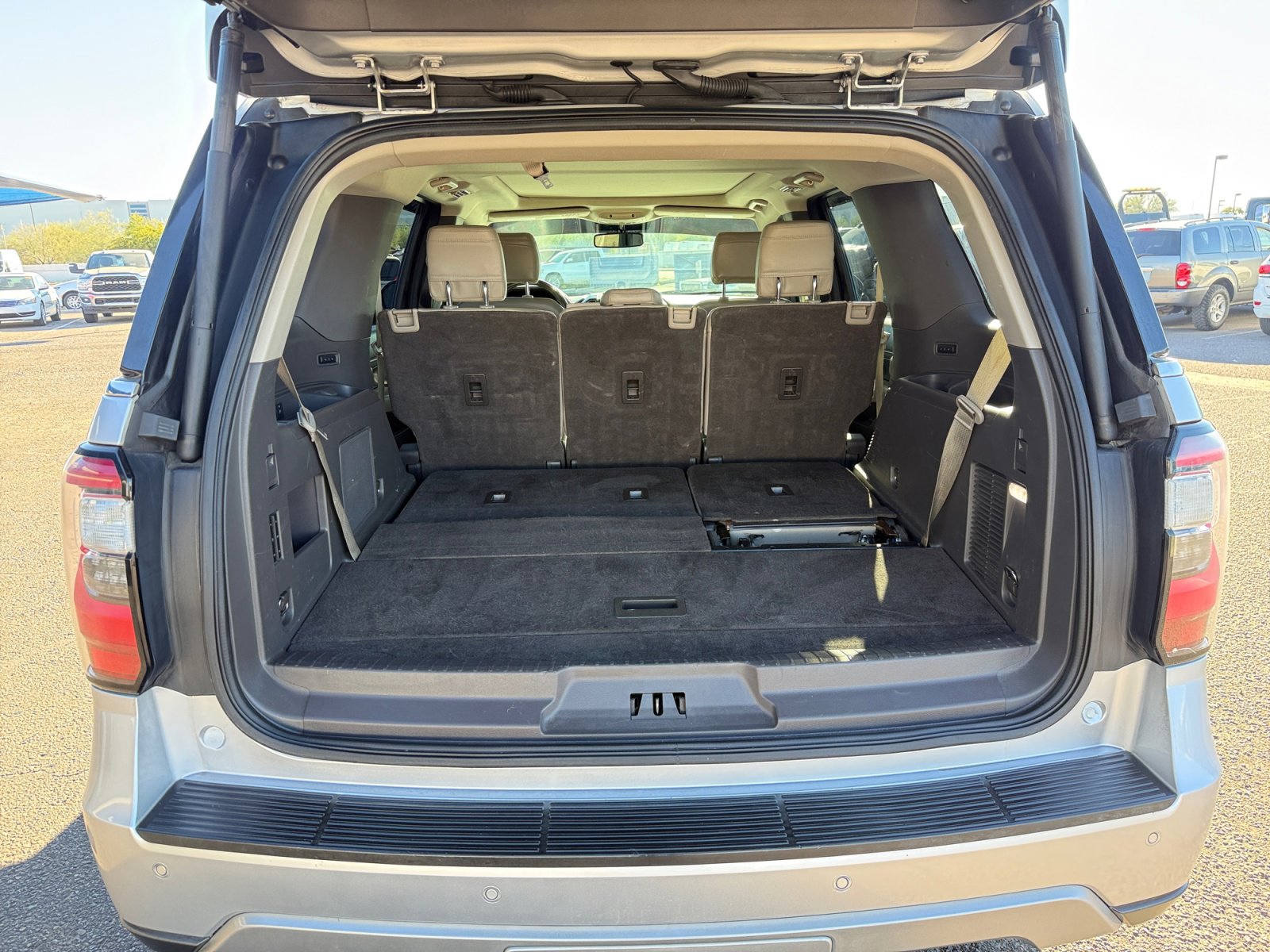 Used 2019 Ford Expedition Limited image 27