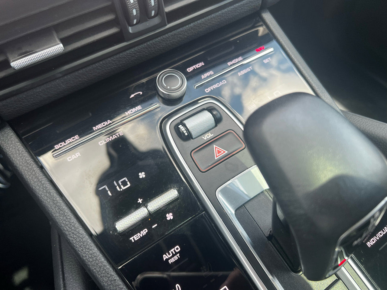 Used 2021 Porsche Cayenne image 17