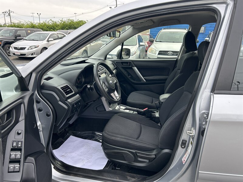 Used 2018 Subaru Forester 2.5i w/ Alloy Wheel Package AWD/4WD image 9