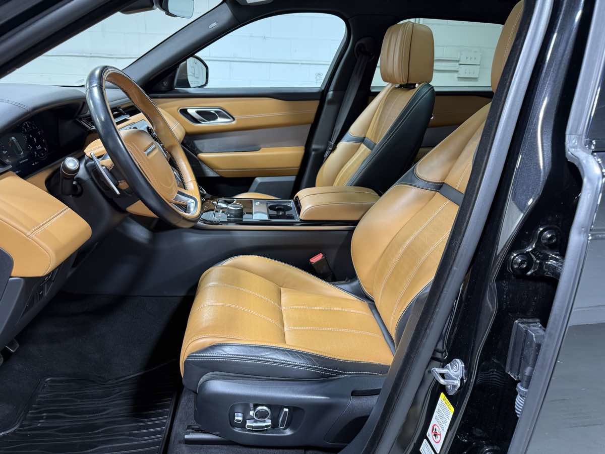 Used 2019 Land Rover Range Rover Velar R-Dynamic HSE image 16