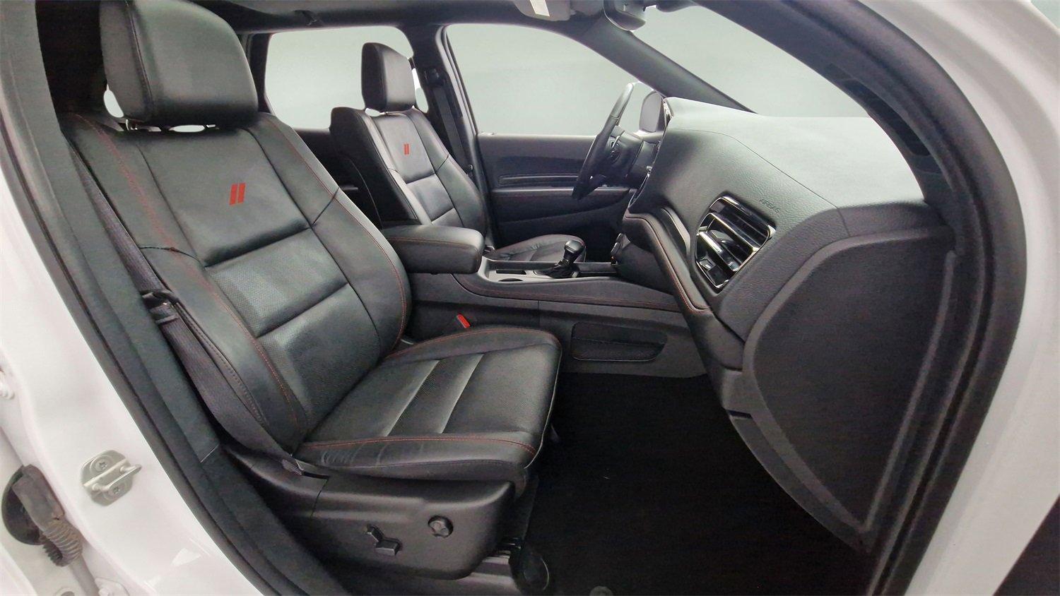 Used 2023 Dodge Durango GT image 28