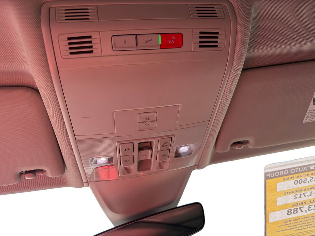 Certified 2023 Volkswagen Tiguan SE w/ Panoramic Sunroof Package image 23