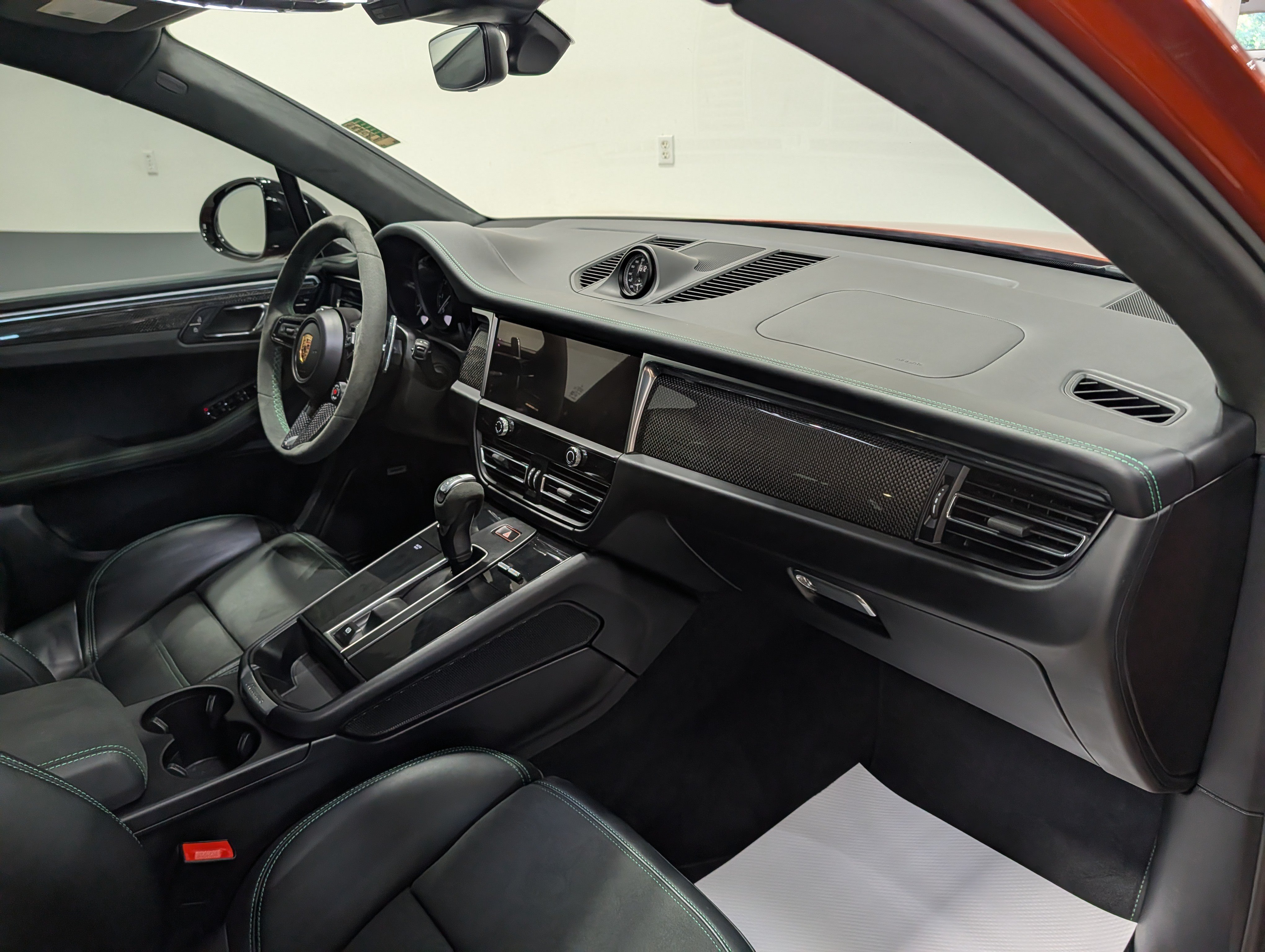 Used 2024 Porsche Macan GTS AWD/4WD image 17