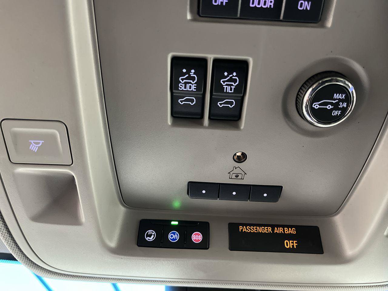 Used 2017 Cadillac Escalade Premium Luxury AWD/4WD image 32