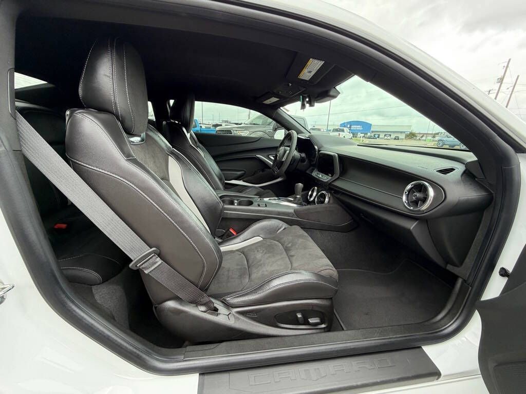 Used 2020 Chevrolet Camaro SS RWD image 13